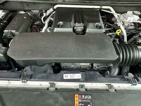 Used 2024 Chevrolet Colorado LT w/ LT Convenience Package III RWD image 12