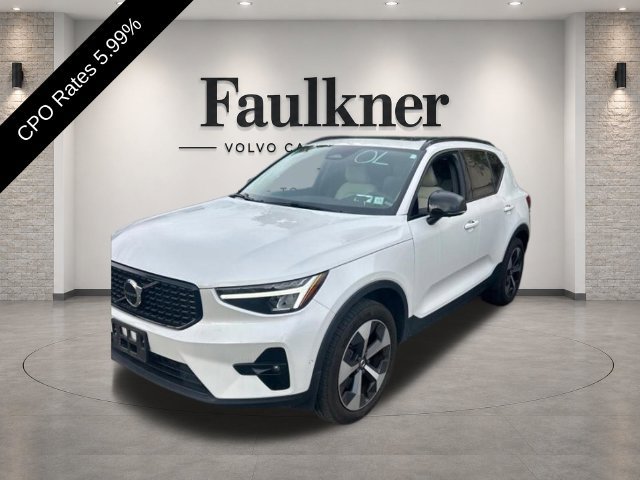 Used 2024 Volvo XC40 B5 Plus w/ Climate Package AWD/4WD image 1