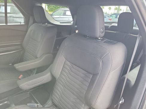 Certified 2020 Ford Explorer XLT RWD image 12