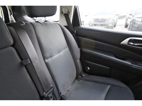 Used 2020 Nissan Pathfinder S FWD image 12