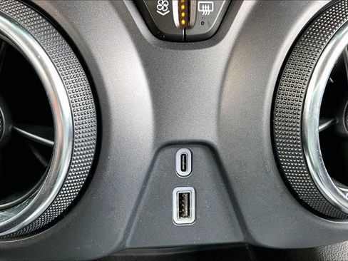 Used 2025 Chevrolet Blazer LT image 15