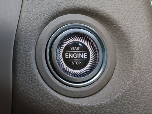 Used 2022 Mercedes-Benz GLC 300 image 35