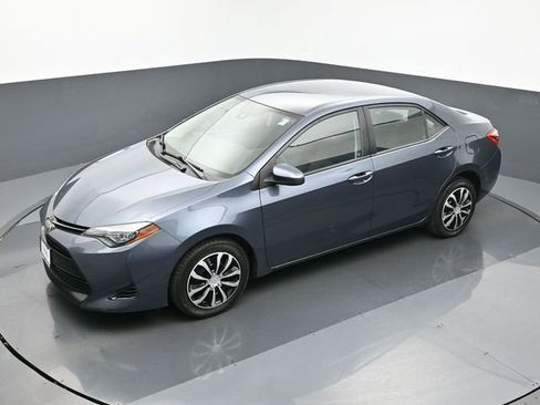 Used 2018 Toyota Corolla LE image 15