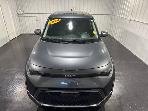 Used 2024 Kia Soul LX w/ Option Group 015 FWD image 8