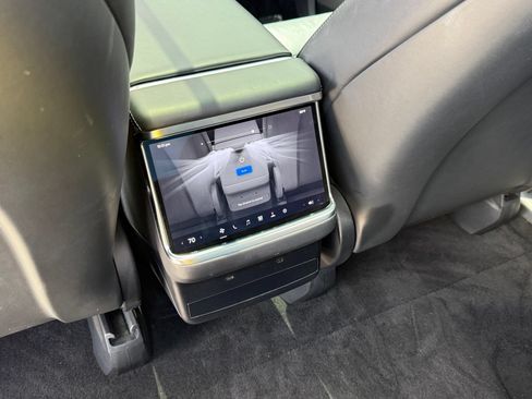 Used 2023 Tesla Model X AWD/4WD image 21