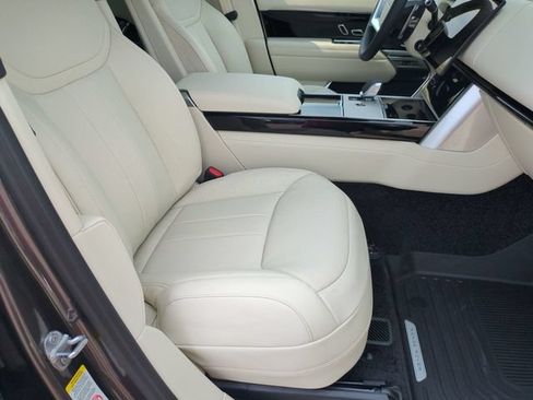 New 2026 Land Rover Range Rover Long Wheelbase SE AWD/4WD image 18