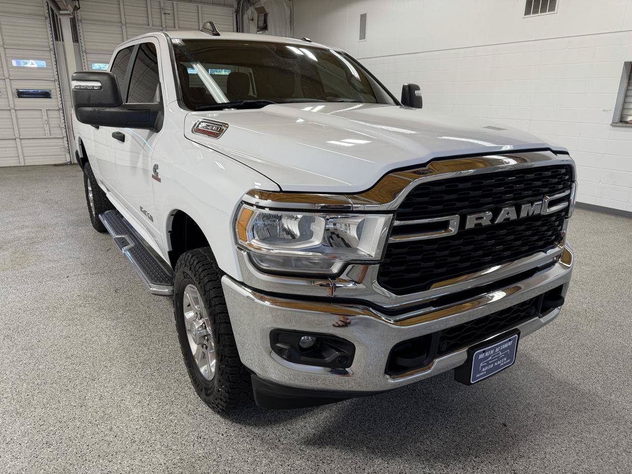 Used 2024 RAM 2500 Big Horn w/ Off Road Package AWD/4WD image 4