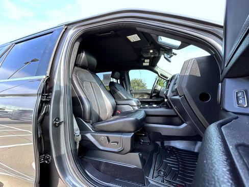 Used 2019 Ford Expedition Limited w/ Equipment Group 301A AWD/4WD image 15