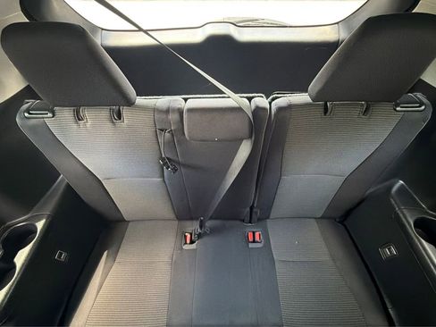 Used 2021 Toyota Highlander L FWD image 37