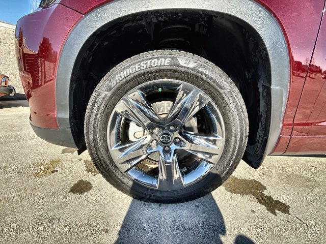 Used 2017 Toyota Highlander Limited Platinum AWD/4WD image 10