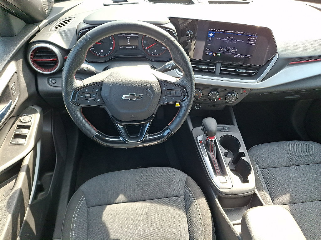 Used 2024 Chevrolet Trax RS w/ Driver Confidence Package FWD image 2