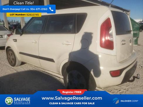 Used 2013 Kia Soul FWD image 3