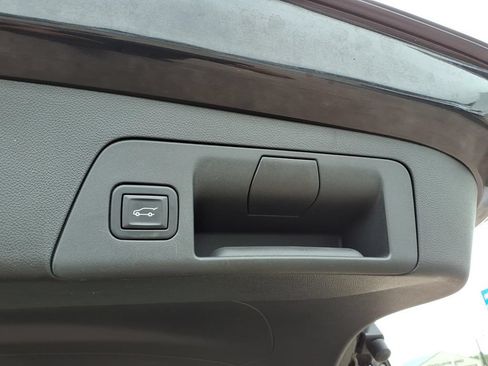 Certified 2023 Buick Envision Avenir FWD image 9