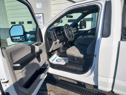 Used 2020 Ford F250 XL w/ Power Equipment Group image 9