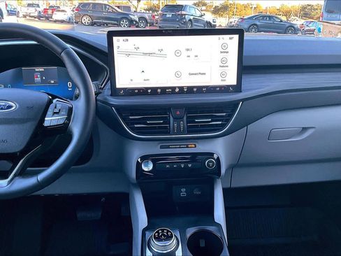 Certified 2023 Ford Escape SE w/ PHEV Premium Package image 6