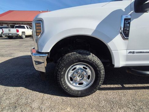 Used 2019 Ford F250 XL w/ Power Equipment Group image 9