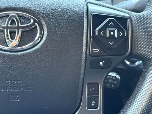 Used 2023 Toyota Tacoma TRD Off-Road w/ Technology Package AWD/4WD image 21