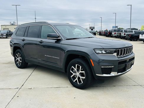 Used 2025 Jeep Grand Cherokee L Limited AWD/4WD image 2