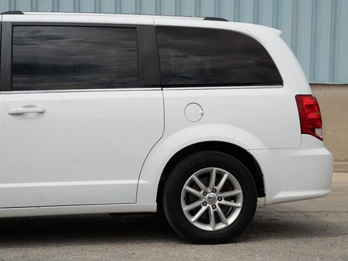 Used 2019 Dodge Grand Caravan SXT FWD image 8