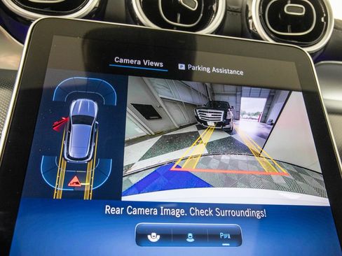 Used 2024 Mercedes-Benz GLC 300 image 23