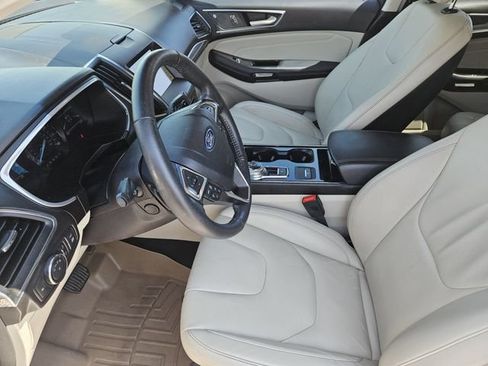 Used 2019 Ford Edge Titanium AWD/4WD image 14