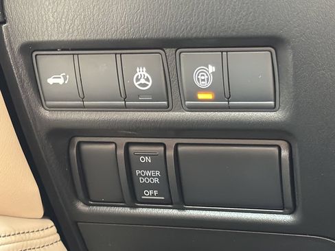 Used 2022 Nissan Armada Platinum w/ Captain's Chairs Package RWD image 14