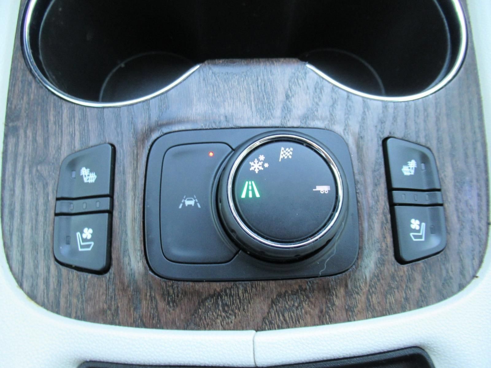 Used 2021 GMC Acadia Denali w/ Denali Technology Package FWD image 27