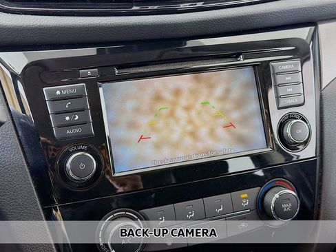 Used 2021 Nissan Rogue Sport S image 3