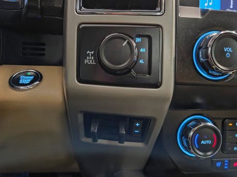 Used 2019 Ford F250 Lariat w/ Lariat Ultimate Package AWD/4WD image 52