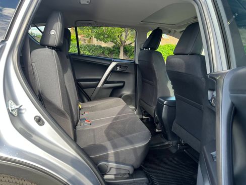 Used 2018 Toyota RAV4 XLE AWD/4WD image 27