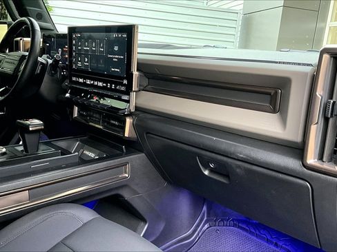Used 2025 GMC Hummer EV 3X image 16