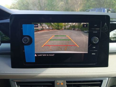 New 2026 Volkswagen Taos SE image 19