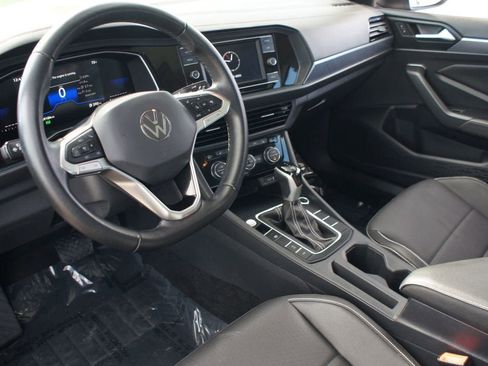 Used 2024 Volkswagen Jetta SE image 14