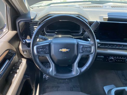 Used 2025 Chevrolet Silverado 1500 LT AWD/4WD image 12