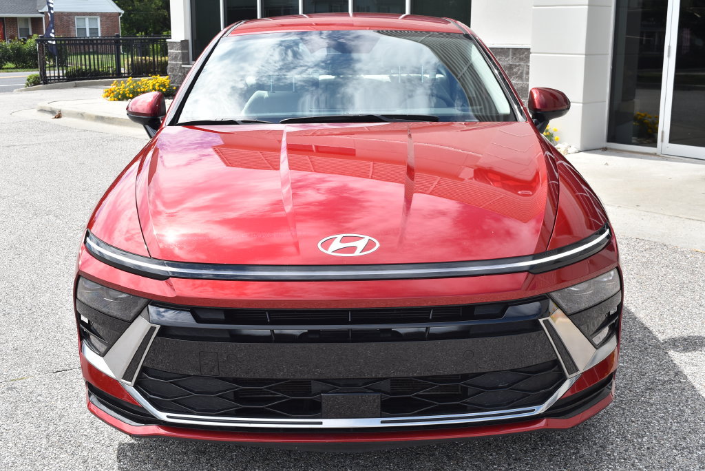 Used 2025 Hyundai Sonata SEL FWD image 3