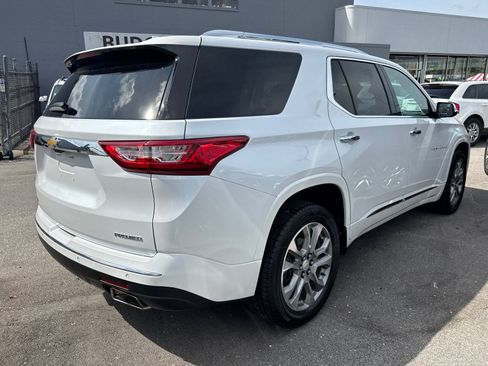 Used 2019 Chevrolet Traverse Premier w/ Driver Confidence II Package FWD image 5