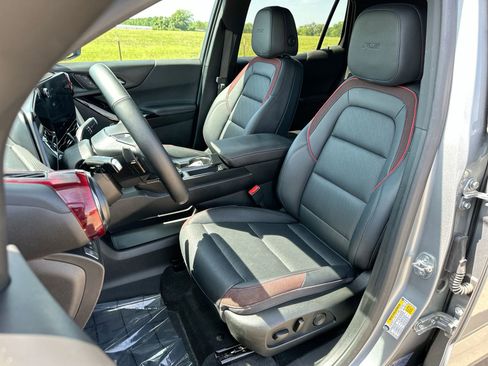 Used 2025 Chevrolet Equinox RS FWD image 11