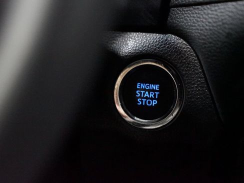 Used 2019 Toyota RAV4 XLE Premium FWD image 22