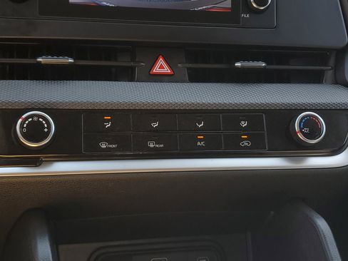 Used 2025 Kia Sportage LX FWD image 25