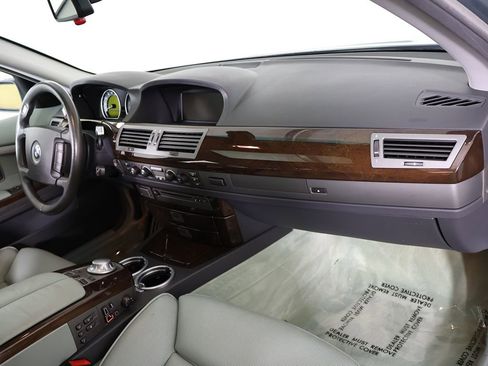 Used 2004 BMW 745Li image 26
