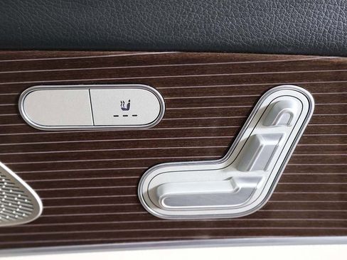 Used 2021 Mercedes-Benz GLS 450 4MATIC image 41