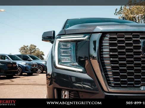 Used 2023 GMC Yukon XL Denali Ultimate AWD/4WD image 9