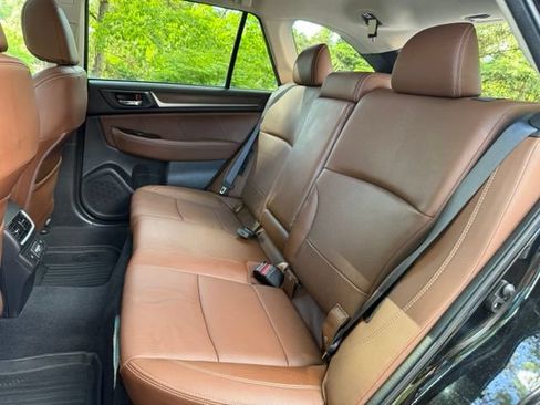 Used 2018 Subaru Outback 2.5i Touring AWD/4WD image 24
