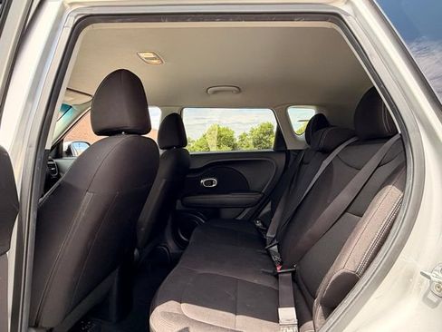 Used 2018 Kia Soul FWD image 15