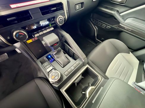 New 2025 Toyota Tacoma TRD Off-Road image 25