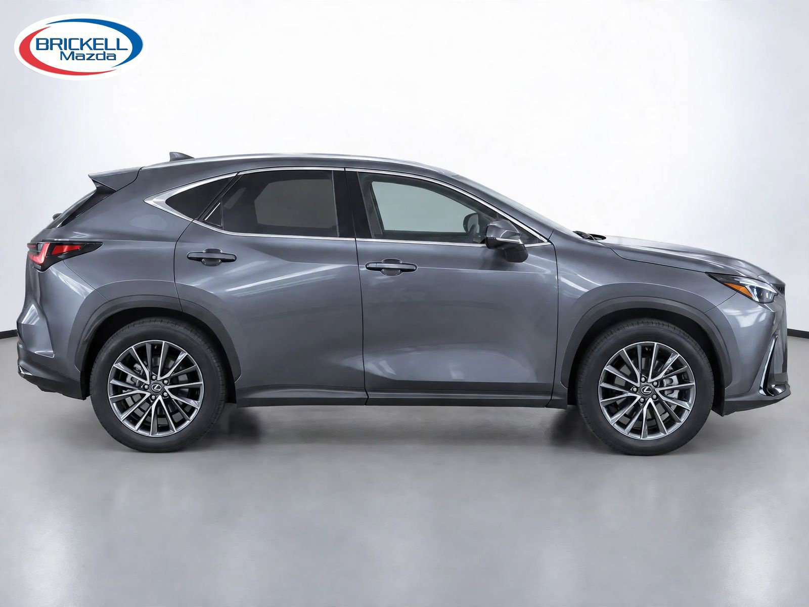 Used 2024 Lexus NX 250 FWD w/ Towing Package (2000 Lbs) image 8