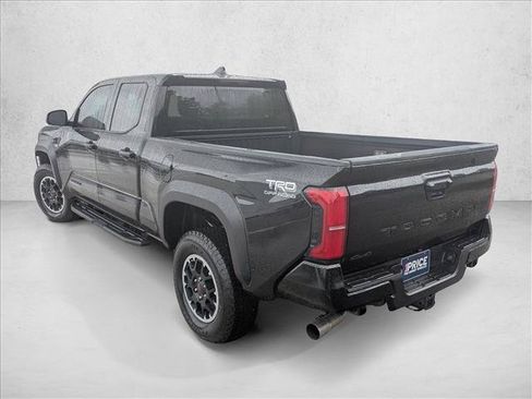 Used 2025 Toyota Tacoma TRD Off-Road AWD/4WD image 7