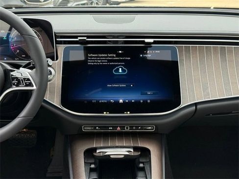 New 2026 Mercedes-Benz E 450 4MATIC Sedan image 7