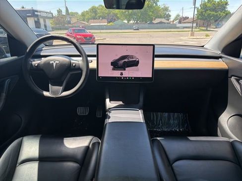 Used 2022 Tesla Model Y Performance AWD/4WD image 17