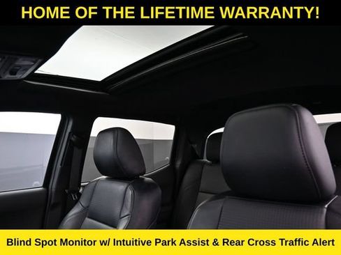 Used 2021 Toyota Tacoma TRD Sport w/ TRD Premium Sport Package AWD/4WD image 34